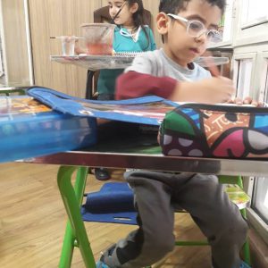 معلم  نقاشی کودک سعادت آباد موناگلابی